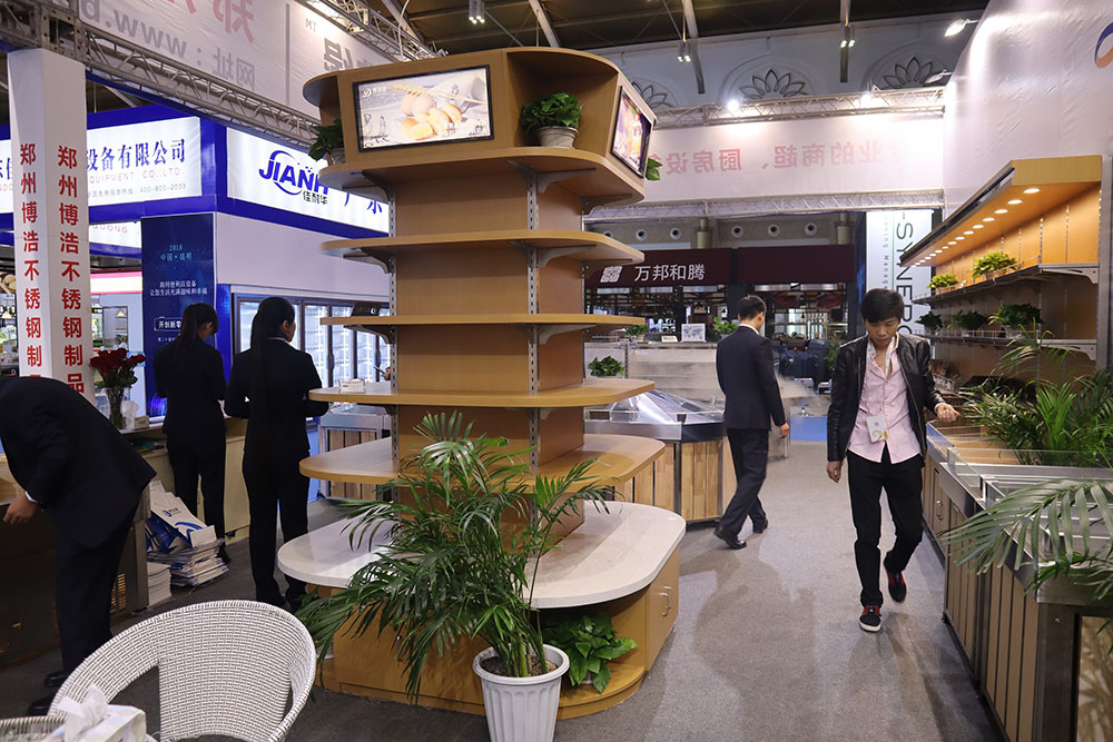 包柱区设备(图1)